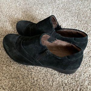 Natural Soul Black Faux Suede Shoes